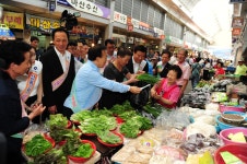 물가잡기결의대회상세 | 사진기록>컨텐츠>디지털 아카이브>열린도지사실 경상북도 열린도지사실