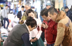 4.28 포항 죽도시장 방문상세 | 사진기록>컨텐츠>디지털 아카이브>열린도지사실 경상북도 열린도지사실