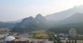 북한, 금강산 문화회관 해체 정황…지붕 모두 철거