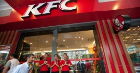 미얀마 KFC 1호점 영업 개시...고객들 큰 호응
