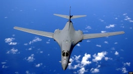 미 전략폭격기 B-1B, 훈련 뒤에도 괌에서 출격 대기