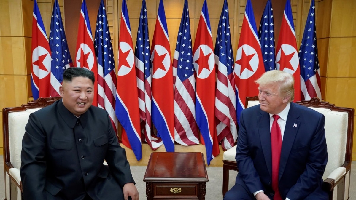 트럼프 대통령 최측근 발언으로 한미훈련 중단 논란, 북한과의 협상 전략 조정 논의
