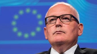 EU, '민주주의 후퇴' 폴란드 제재 착수… 50대 일본인 중국서 간첩혐의 체포