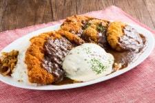 グルメ：食欲の秋到来――”メガ盛り”グルメを堪能できるSA・PA大特集！ | 毎日新聞