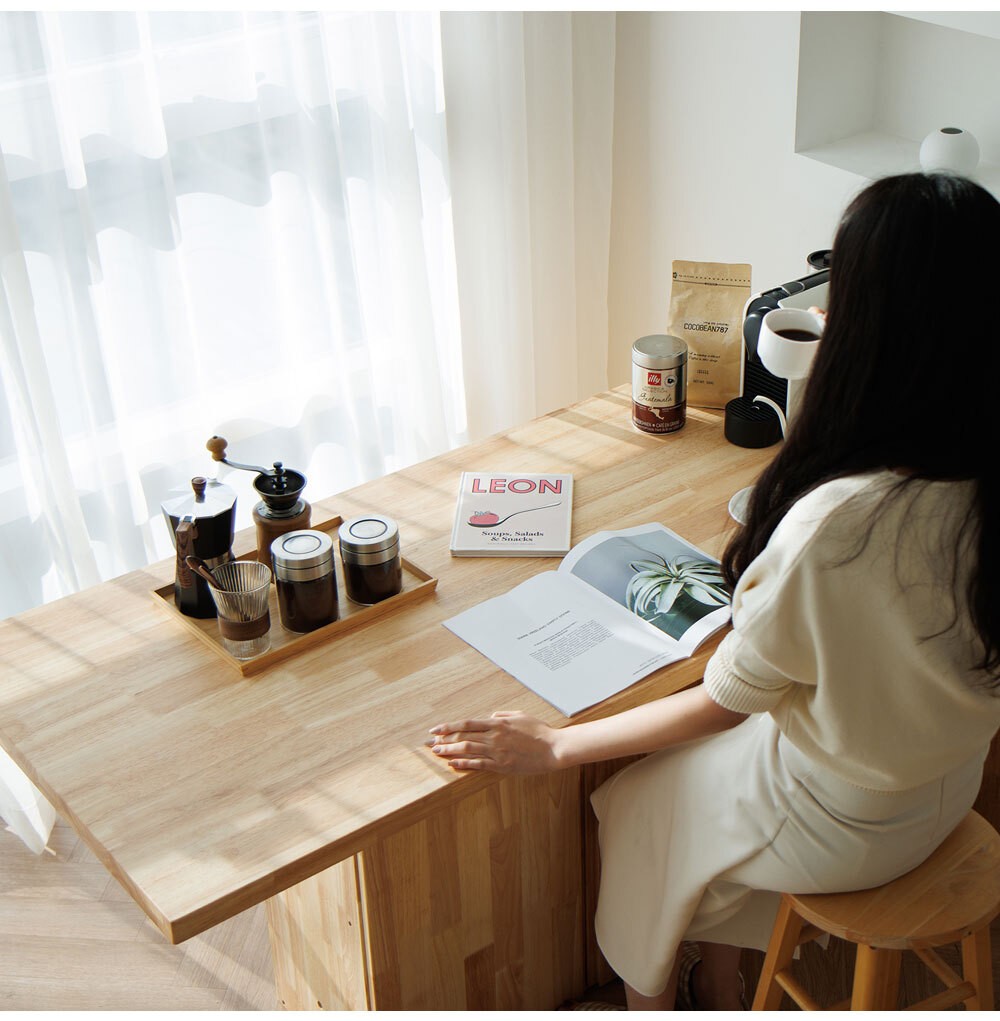 아일랜드식탁 원목 홈바, 현대적이고 세련된 분위기를 연출하는 공간트렌드