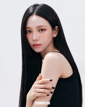에스파 카리나 코스모폴리탄 _ 윈터 사랑의 하츄핑