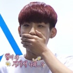 프로듀스101 - 겟어글리 큰우진을 반기는 공항모먼트.gif