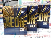 인텔 신형 제온의 패키지와 쿨러 - 컴퓨터 / 하드웨어 - 기글하드웨어