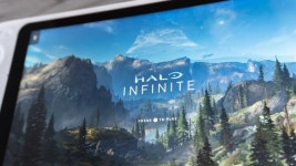 The $350 Logitech G Cloud Needs the $399 Valve Steam Deck to Not Exist