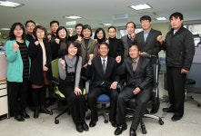 공로상, 찾아가 직접 전해 주다! : : 경기도뉴스포털 공로상, 찾아가 직접 전해 주다!