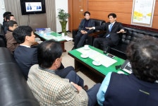 김 지사, 2억4500만불 투자유치 빛나 : 경제 : 경기도뉴스포털 김 지사, 2억4500만불 투자유치 빛나