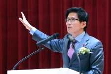 김문수 지사 “진접도서관, 종합문화 만남의 공간으로 활용” : : 경기도뉴스포털 김문수 지사 “진접도서관, 종합문화 만남의 공간으로 활용”