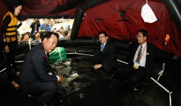 [2014 경기국제보트쇼] 해양 레저·안전산업 현재와 미래가 한자리에 : : 경기도뉴스포털 [2014 경기국제보트쇼]    해양 레저·안전산업 현재와... 