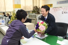 [도지사 좀 만납시다⑩] 남경필 지사의 금요일은 민원 해법 찾는 날 : : 경기도뉴스포털 [도지사 좀 만납시다⑩] 남경필 지사의 금요일은 민원... 