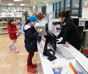 [작은도서관 기획기사] 경기도 최초의 영어 도서관, ‘의왕시 글로벌 도서관’ : 꿈나무기자단 : 경기도뉴스포털 [작은도서관 기획기사] 경기도... 