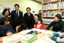 “엄마는 안심, 아이는 행복” 경기도형 보육정책 마련 : 사회 : 경기도뉴스포털 “엄마는 안심, 아이는 행복” 경기도형 보육정책 마련
