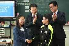 “학생들 불편 없도록 학교 노후시설 개선에 최선” : : 경기도뉴스포털 “학생들 불편 없도록 학교 노후시설 개선에 최선”