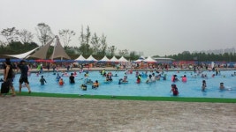 도심 속 안산호수공원 야외수영장 ‘인기’ : : 경기도뉴스포털 도심 속 안산호수공원 야외수영장 ‘인기’