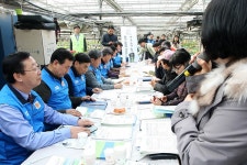 “작지만 강한 농업인 육성하겠습니다！” : 사회 : 경기도뉴스포털 “작지만 강한 농업인 육성하겠습니다！”