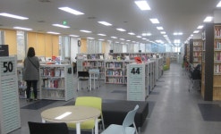 더 편리하고 찾기 쉬워진 군포시 중앙도서관 재개관 : : 경기도뉴스포털 더 편리하고 찾기 쉬워진 군포시 중앙도서관 재개관