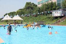 무더위 속 오아시스 ‘무료 수영장’으로 오세요! : : 경기도뉴스포털 무더위 속 오아시스 ‘무료 수영장’으로 오세요!