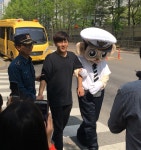 용인 서원초교와 인기 유튜버 공대생이 함께하는 KTV 교통안전캠페인... 용인 서원초교와 인기 유튜버 공대생이 함께하는 KTV 교통안전캠페인