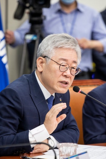 이재명 지사, 8일 정부 여당에 2차 긴급재난지원금 건의 : : 경기도뉴스포털 이재명 지사, 8일 정부 여당에 2차 긴급재난지원금 건의