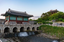 역사를 품고 밤을 누비다 2024 수원문화유산야행 : 일반기자단 : 경기도뉴스포털 역사를 품고 밤을 누비다 2024 수원문화유산야행