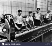 CHARLIE CHAPLIN, MODERN TIMES, 1936 Stock Photo - Alamy