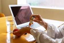 해피빈 공정무역 아로마오일로 여는 향기로운 홀리데이