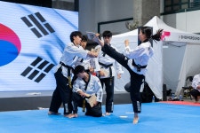 활동 - [K-스포츠] 한국광장 2024 - 홍콩 태권도 시범단 공연 | 국제문화홍보정책실 [K-스포츠] 한국광장 2024 - 홍콩 태권도 시범단 공연