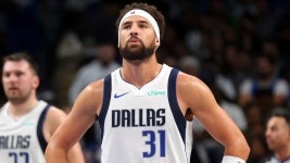 Warriors stars brutally troll Klay Thompson in hilarious video ahead of reunion: Gotta kick your a** | Daily Mail Online... 