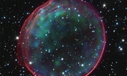 Hubble solves cosmic murder mystery and works out which star was the trigger for supernova in next-door galaxy | Daily Mail... 