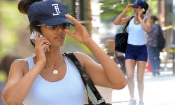 Top Chef host Padma Lakshmi sizzles in the heat as she legs it to gym in tiny shorts | Daily Mail Online Top Chef host Padma... 