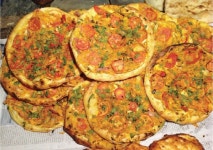 Local pizza, Bakarkhani bread gaining popularity - Newspaper - DAWN.COM Local pizza, Bakarkhani bread gaining popularity