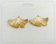 2 PCS 32 X 24 Mm Matte Gold Plated Gingko Leaf Earring - Etsy