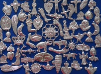 20 Silver Tone Milagros Charms: Mexican Ex Voto Pendants - Etsy