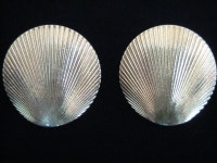 Vintage Stylized Shell Earrings - Etsy
