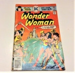 1976 Wonder Woman Comic Book 224 Super Heroine DC Comics - Etsy