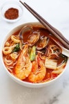 달콤하고 짭조름한 양념이 갈비 사이에 쏙쏙 베어 있어 언제 먹어도 맛있는 양념돼지갈비구이! 외식 메뉴로 유명한 돼지갈비이지만 집에서도 쉽고... 