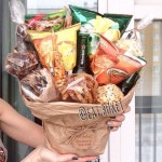 사랑하는 마음을 전해주세요💕 . . . . . . . . 예약및문의::063.221.9179. 주소:전주시 완산구 홍산4길6 골든시티 101호 . . .…”