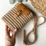 Pin page [[디자이너] 코튼3 배색 가방] | Crochet bag, Knitted bags, Crochet bags purses