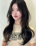 한남동미용실 로어브 김상우 원장 중간머리 태슬컷 on Instagram: “자연스런 레이어와 가을을 닮은 무드의 #긴머리스타일 💜💜 . . 자연스런... 