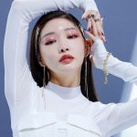 Pin by 방구석 소설가 Novelist in room on Chungha 청하 | Celebs, Pretty, Girl