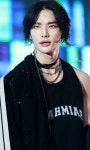 Pin page [PD노트 미션 포토] Stray Kids 현진(2) : PD노트 : [PD노트 미션 포토] Stray Kids 현진(2) : SBS | Favorite outfit... 