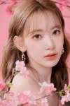 미야와키 사쿠라 HKT48 졸업 기념 북클릿 고화질 화보 모음 | Sakura concept, Sakura lesserafim makeup, Soft glam drop earrings