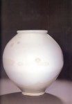 보물 제1441호 ‘백자 달항아리’ 높이 44.5㎝, 디 아모레 뮤지엄 소장