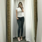 이미지: 사람 1명 이상, 사람들이 서 있음 섹시백 코리아 on Instagram: 📸@s_ny__ ・ ・ #데일리핏 잡스룩👯 여성여성한 옷들도 많은데  평소엔... 