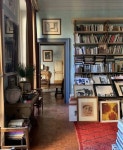 home에 있는 핀 Cozy Living Room with Fireplace