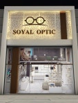 Crespi Interiorisme | Especialistas en diseño de ópticas RETAIL - LUXURY STORE에 있는 핀
